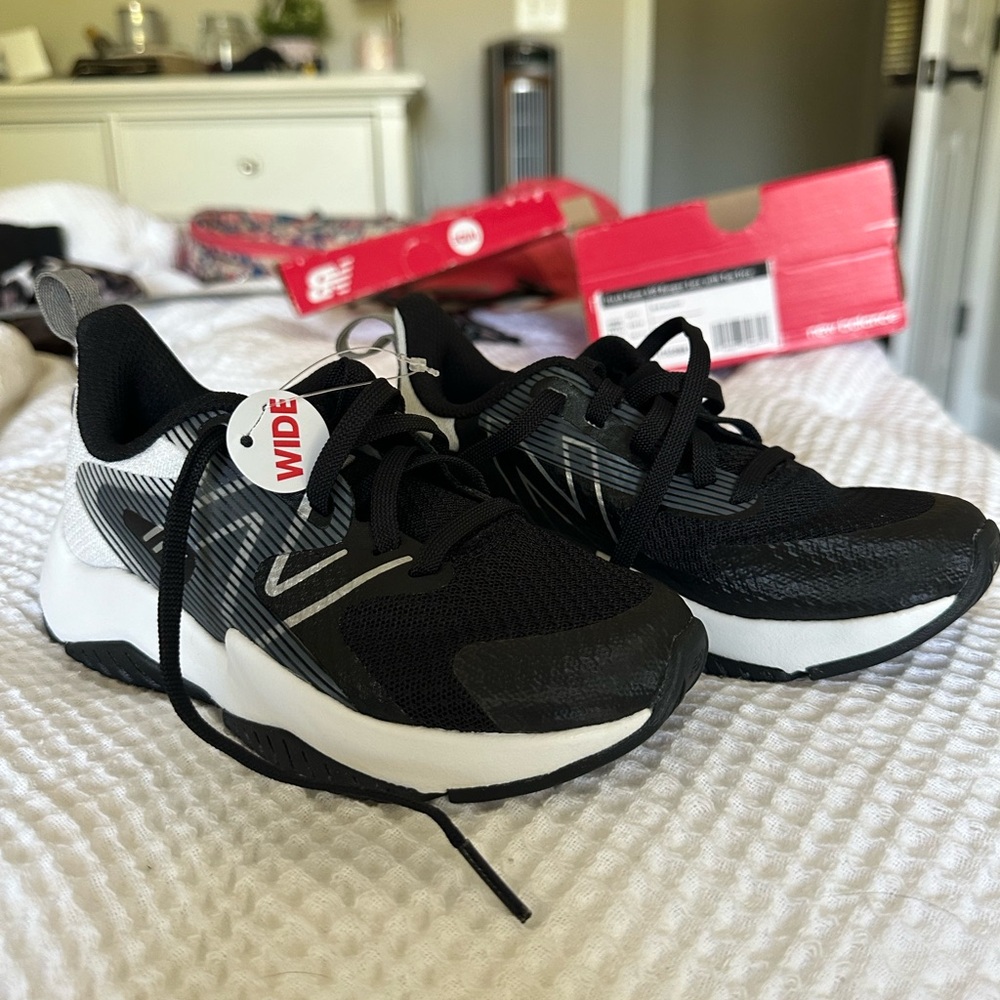 New Balance kids tennis shoe - Size 11.5 WIDE!